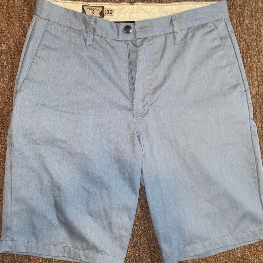 Volcom shorts